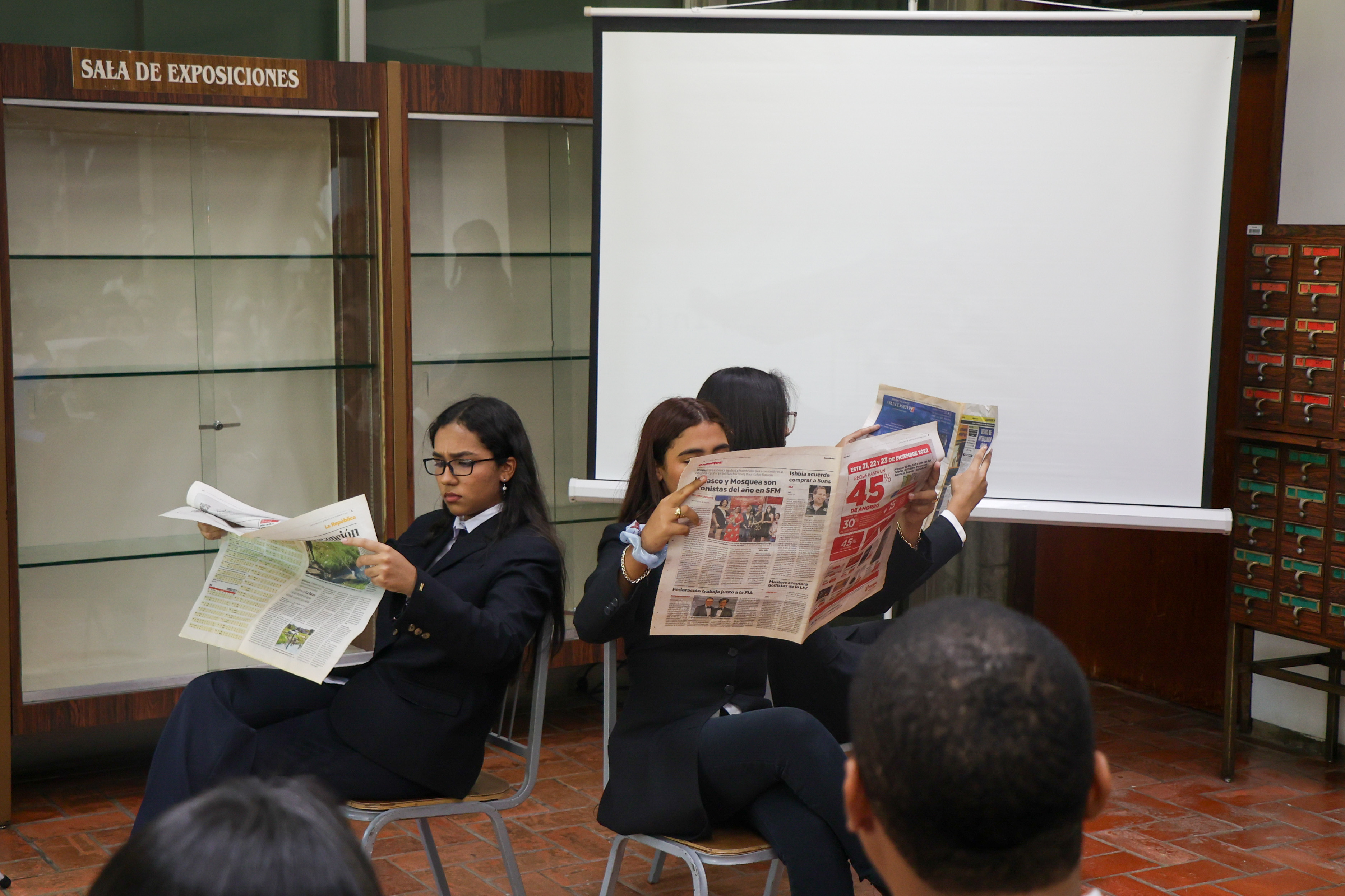 29-08-25 Reapertura de la Estantería Abierta en la Biblioteca Central-11.jpg