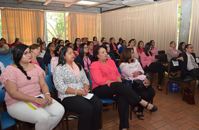 Charla cáncer de mama, actualidad y prevención (3)_opt.jpg