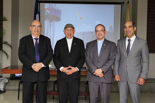 Grupo Santo Tomás Moro y PUCMM inician diplomado liderazgo en la vida pública.jpg