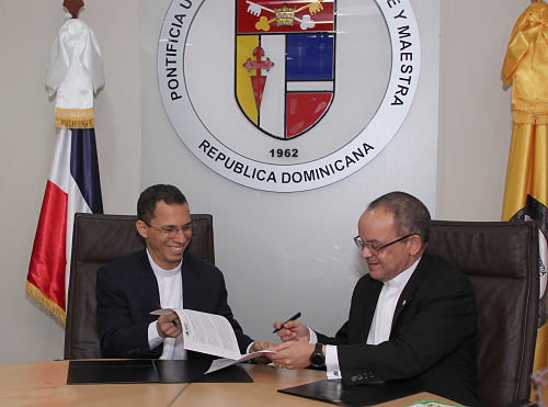 PUCMM acuerda alianza interinstitucional con la Pastoral Materno Infantil_opt.jpg