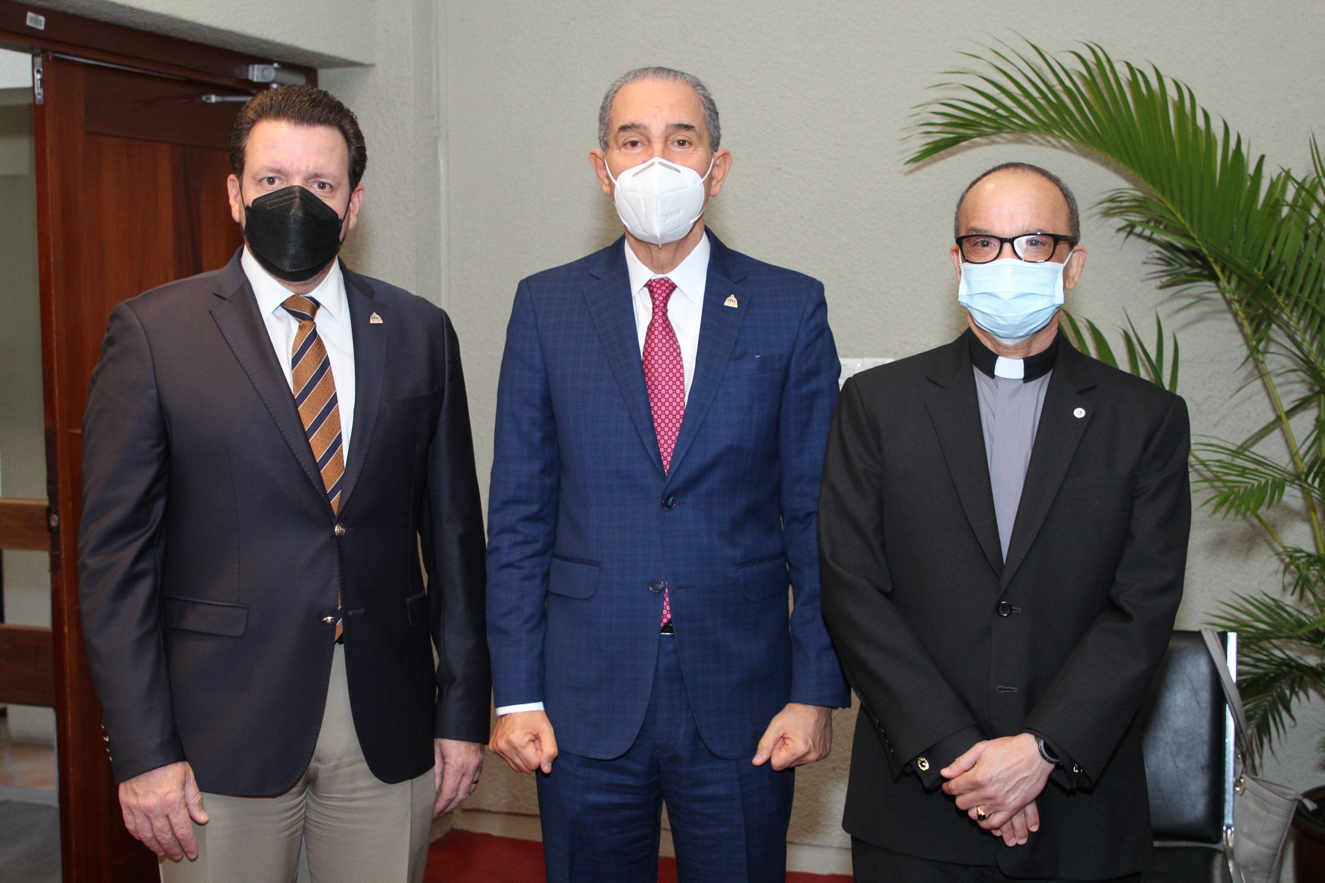 PUCMM sede lanzamiento portal web científico MESCYT 1.JPG