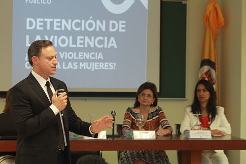 PUCMM y Ministerio Público presentan conferencia sobre prevención de violencia de género.jpg