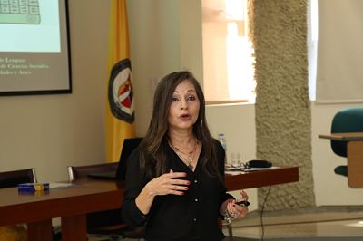 Sandra Hernández (elaboración de rúbricas).jpg