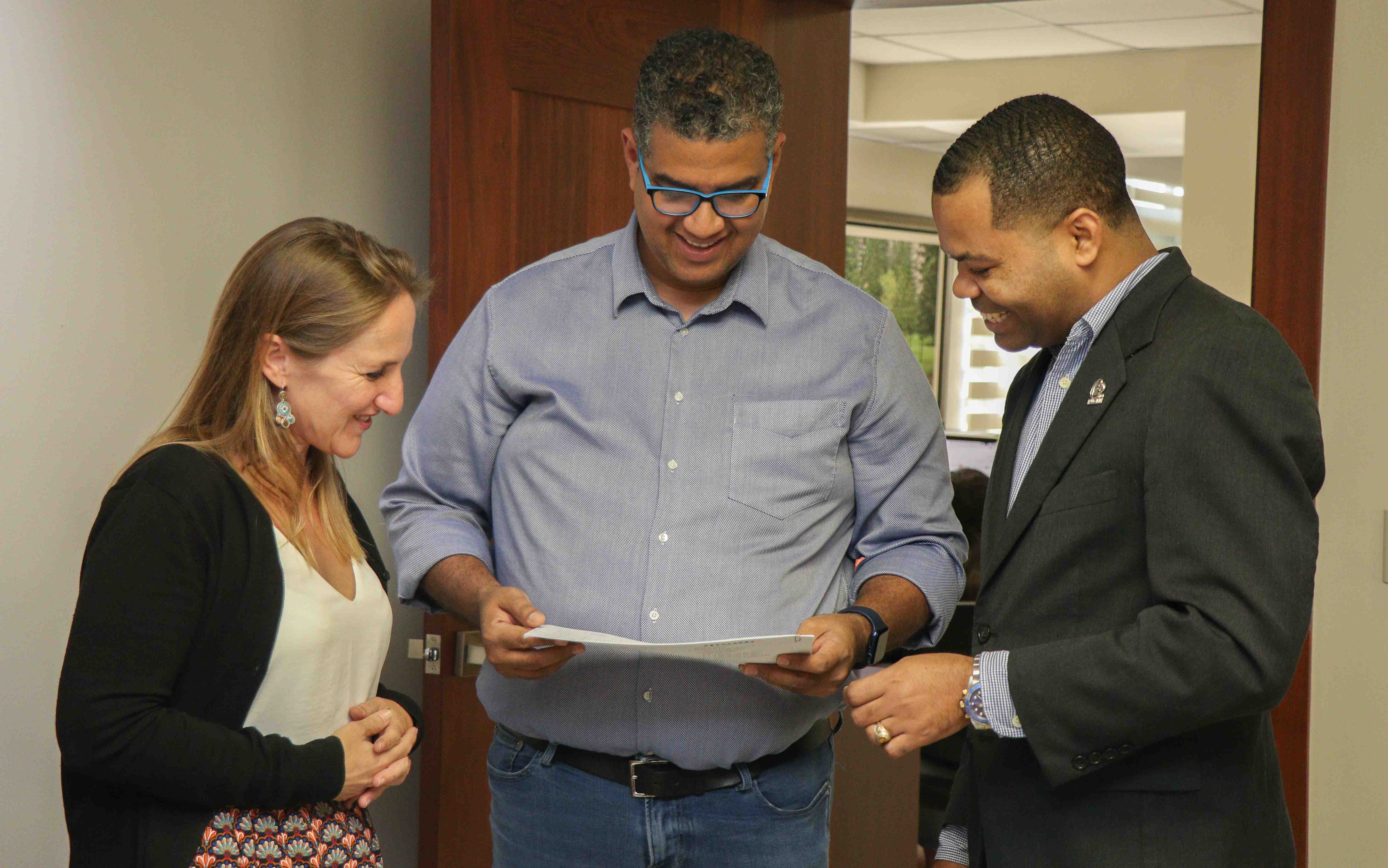 donacion-libros-fmm-pucmm (1).jpg