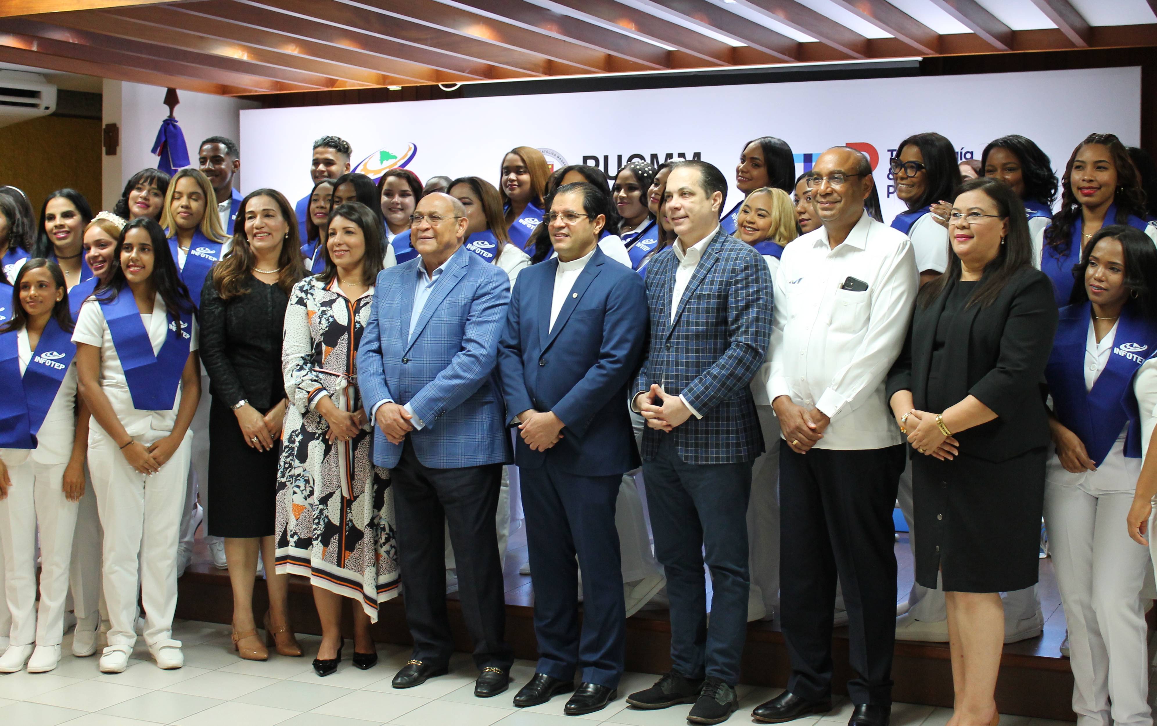 graduacion-infotep-pucmm (2).jpg